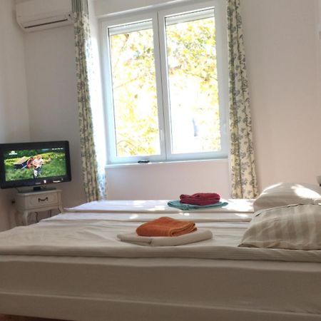 Cricket Park Hostel Beograd Bagian luar foto