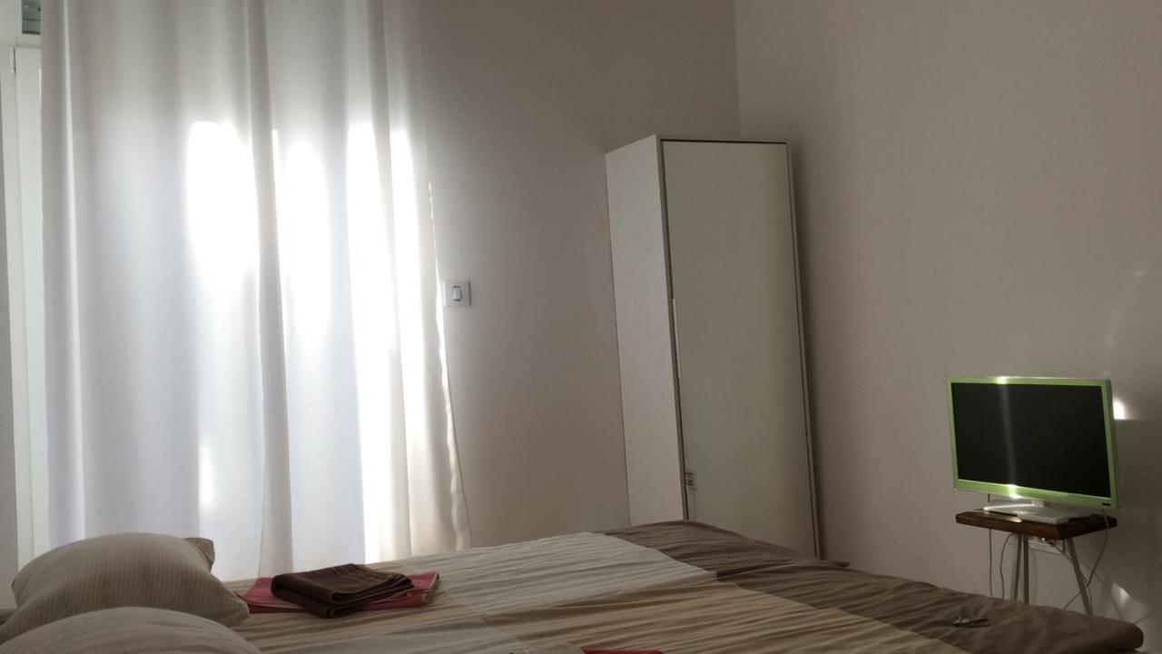 Cricket Park Hostel Beograd Bagian luar foto