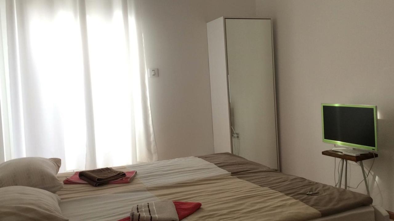 Cricket Park Hostel Beograd Bagian luar foto