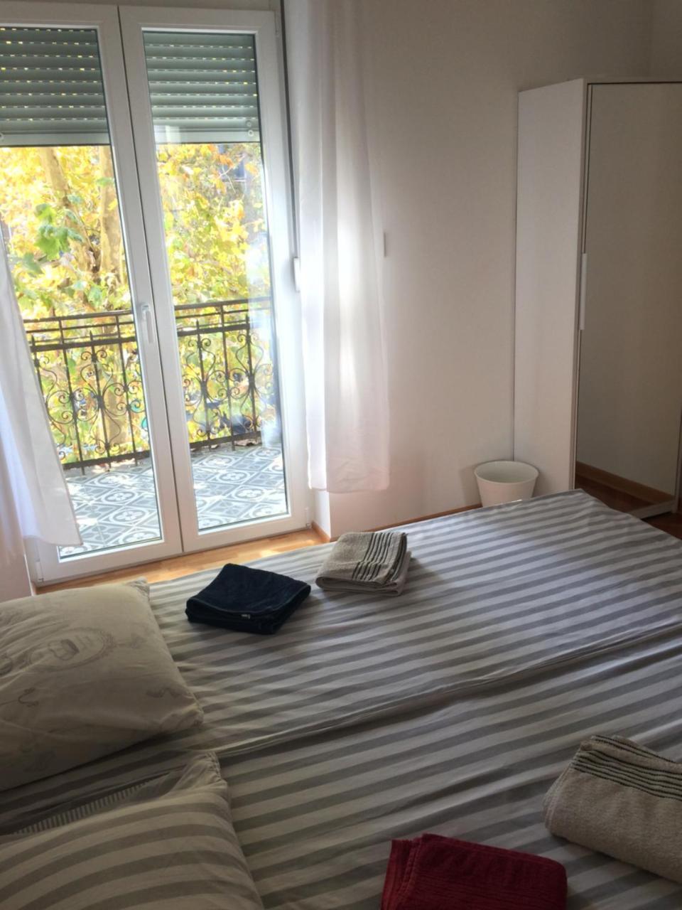 Cricket Park Hostel Beograd Bagian luar foto