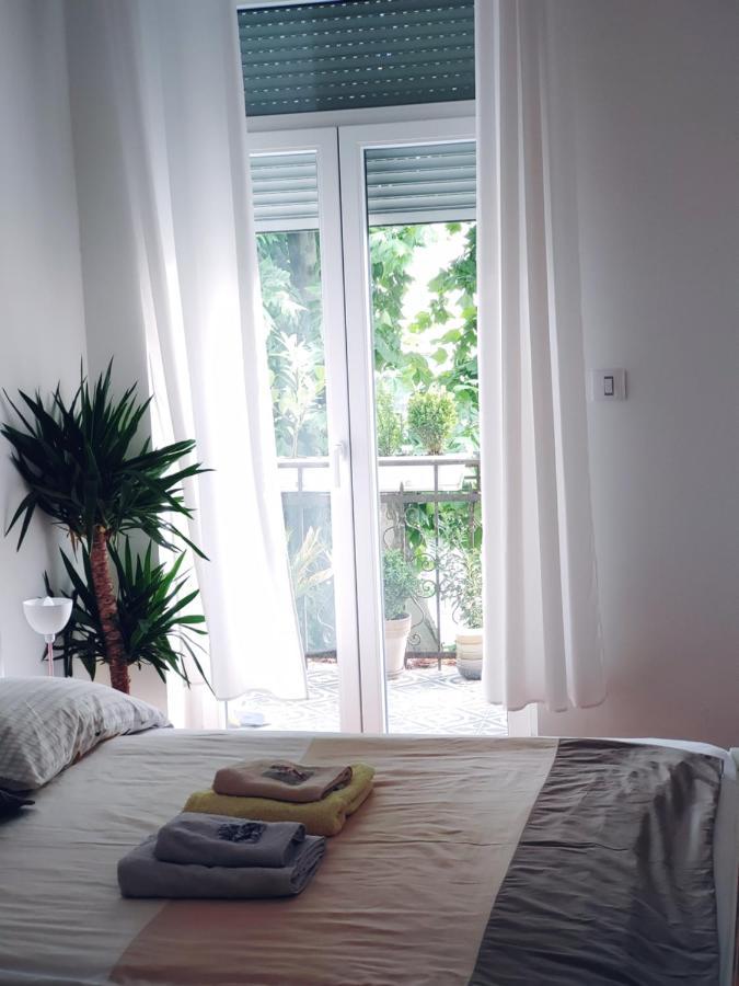 Cricket Park Hostel Beograd Bagian luar foto